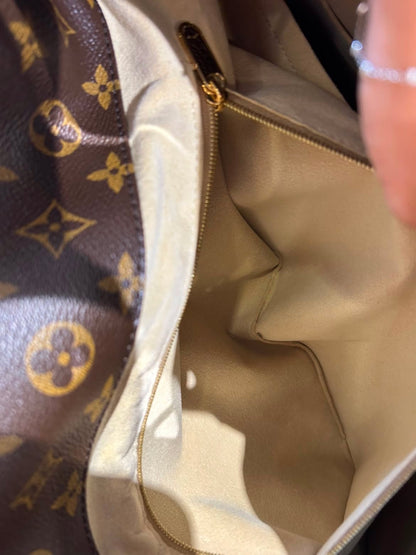 Louis Vuitton Artsy MM – Monogram Canvas