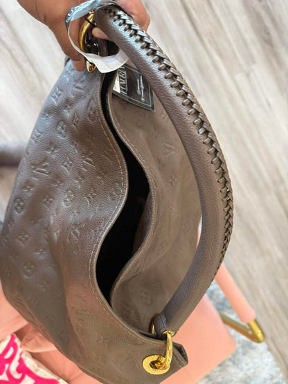 Louis Vuitton Artsy MM