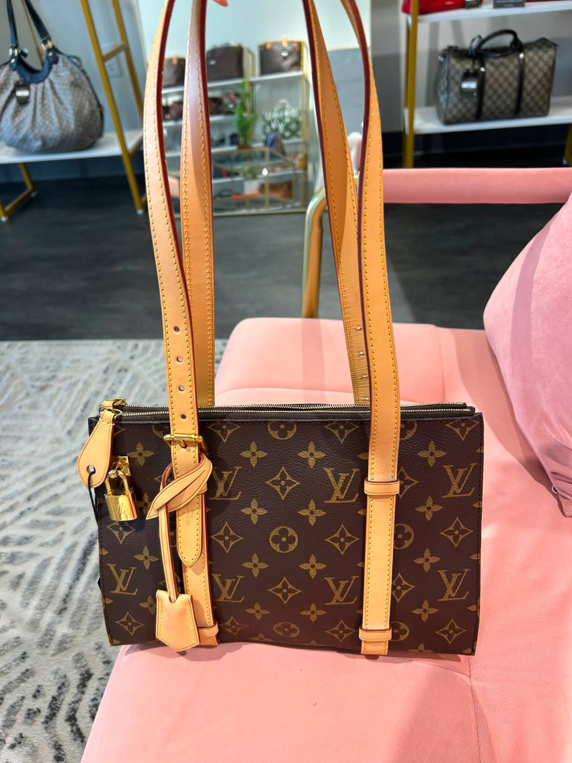 Louis Vuitton Carrousel – Monogram Canvas