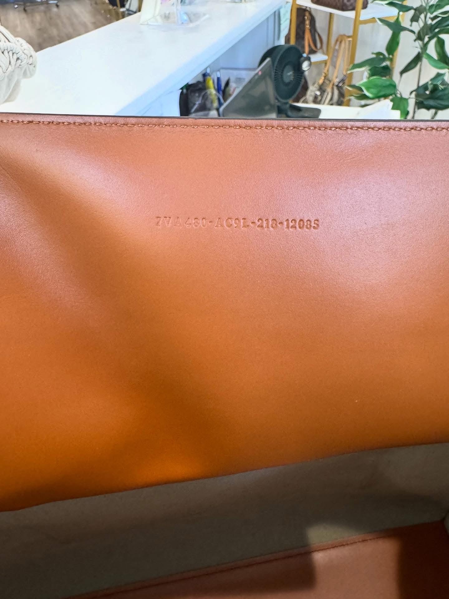 Fendi Logo Cutout Handle Shopper Tote – Large Leather