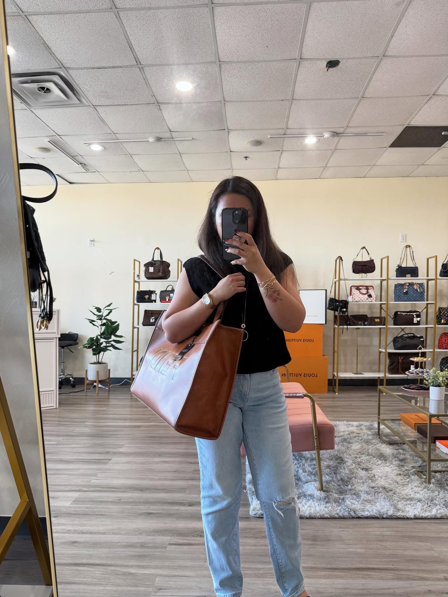 Fendi Logo Cutout Handle Shopper Tote – Large Leather