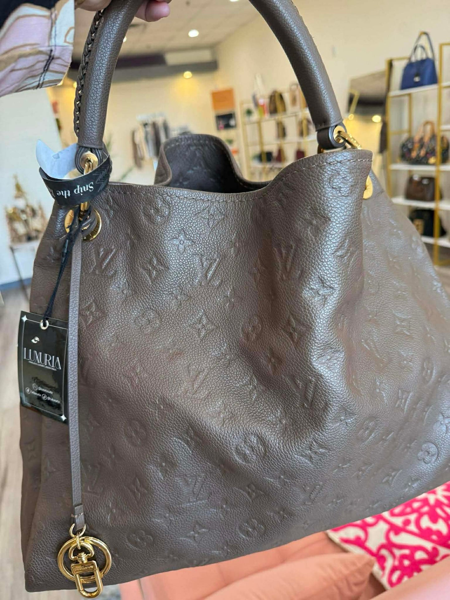 Louis Vuitton Artsy MM