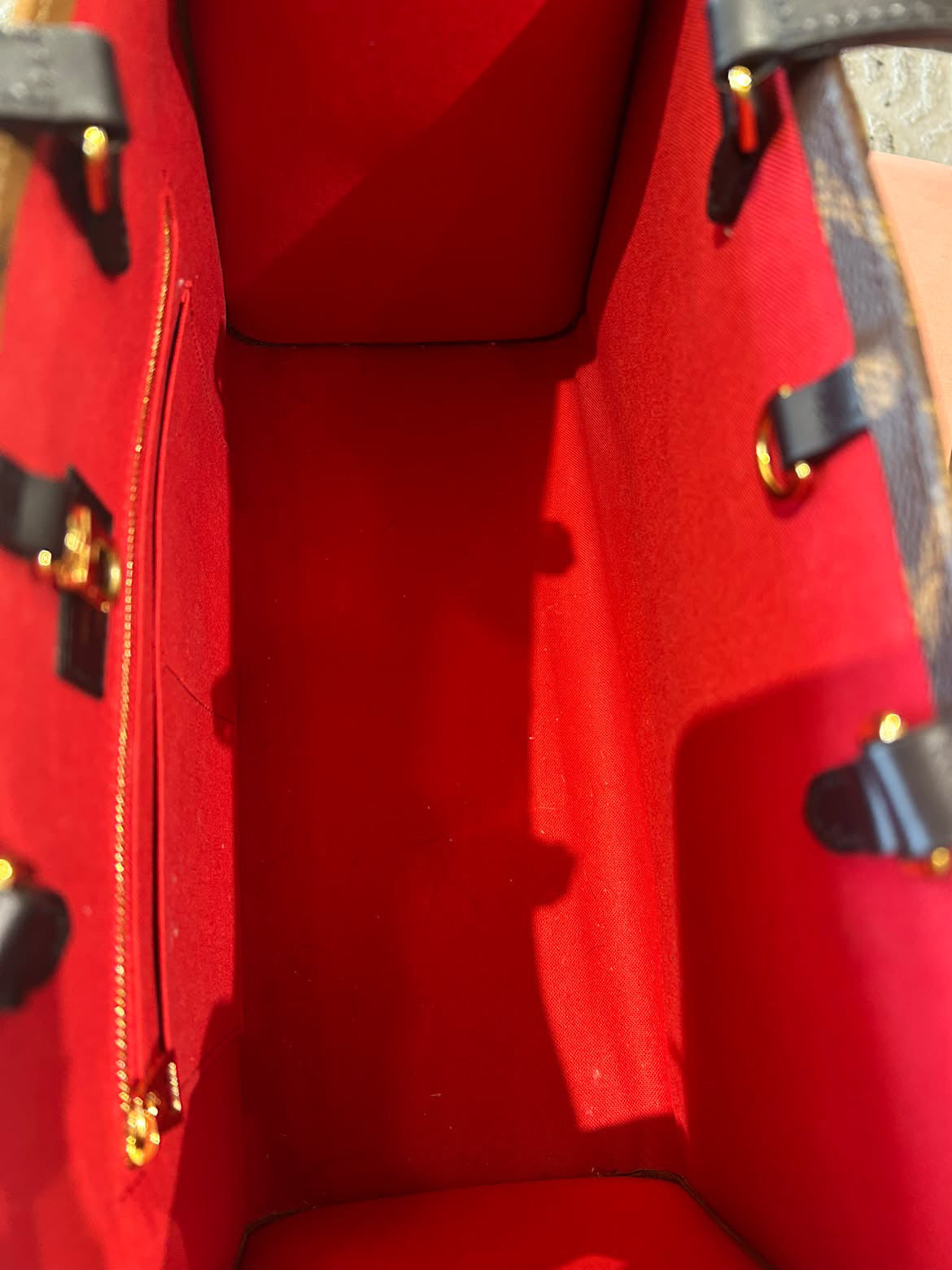 Louis Vuitton Onthego MM – Monogram Giant Reverse Canvas
