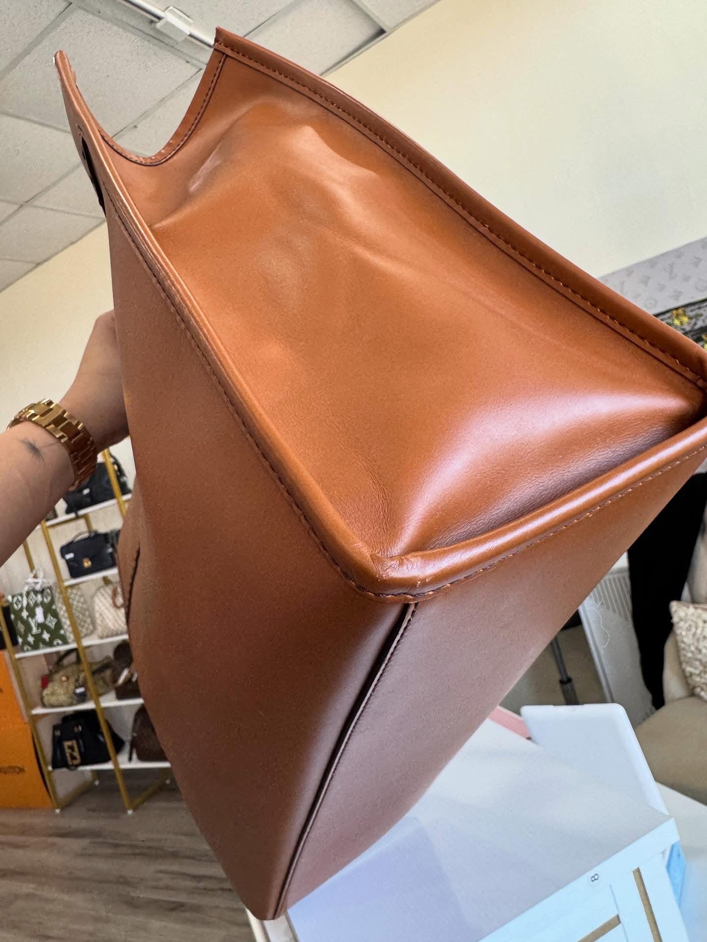 Fendi Logo Cutout Handle Shopper Tote – Large Leather