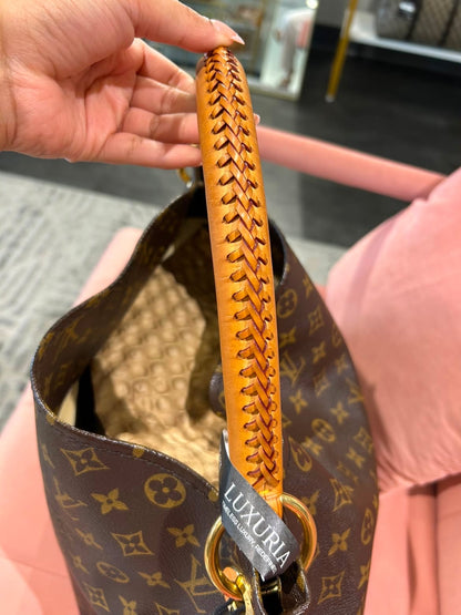 Louis Vuitton Artsy MM – Monogram Canvas