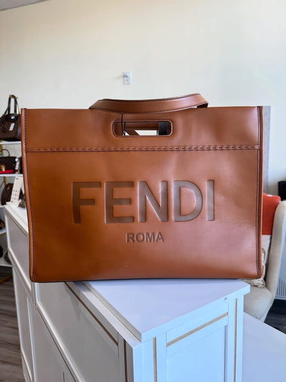 Fendi Logo Cutout Handle Shopper Tote – Large Leather