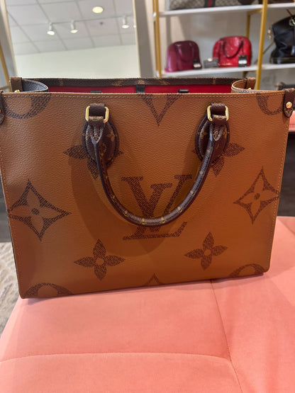 Louis Vuitton Onthego MM – Monogram Giant Reverse Canvas