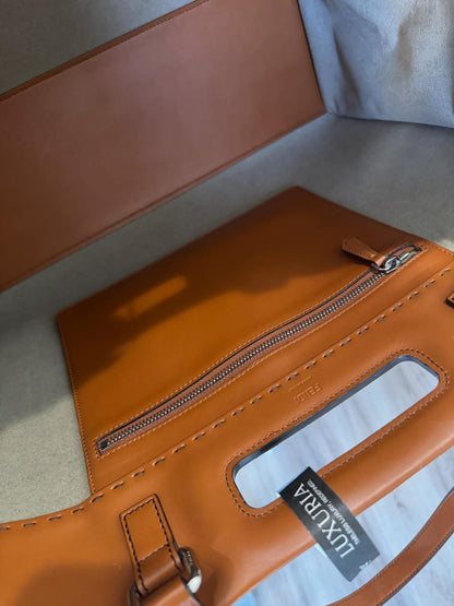 Fendi Logo Cutout Handle Shopper Tote – Large Leather