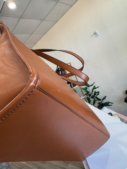 Fendi Logo Cutout Handle Shopper Tote – Large Leather