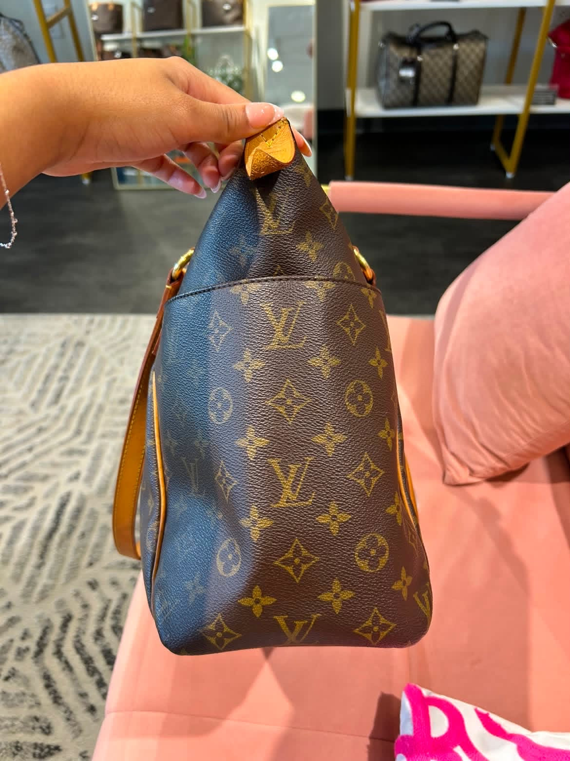 Louis Vuitton Totally MM – Monogram Canvas