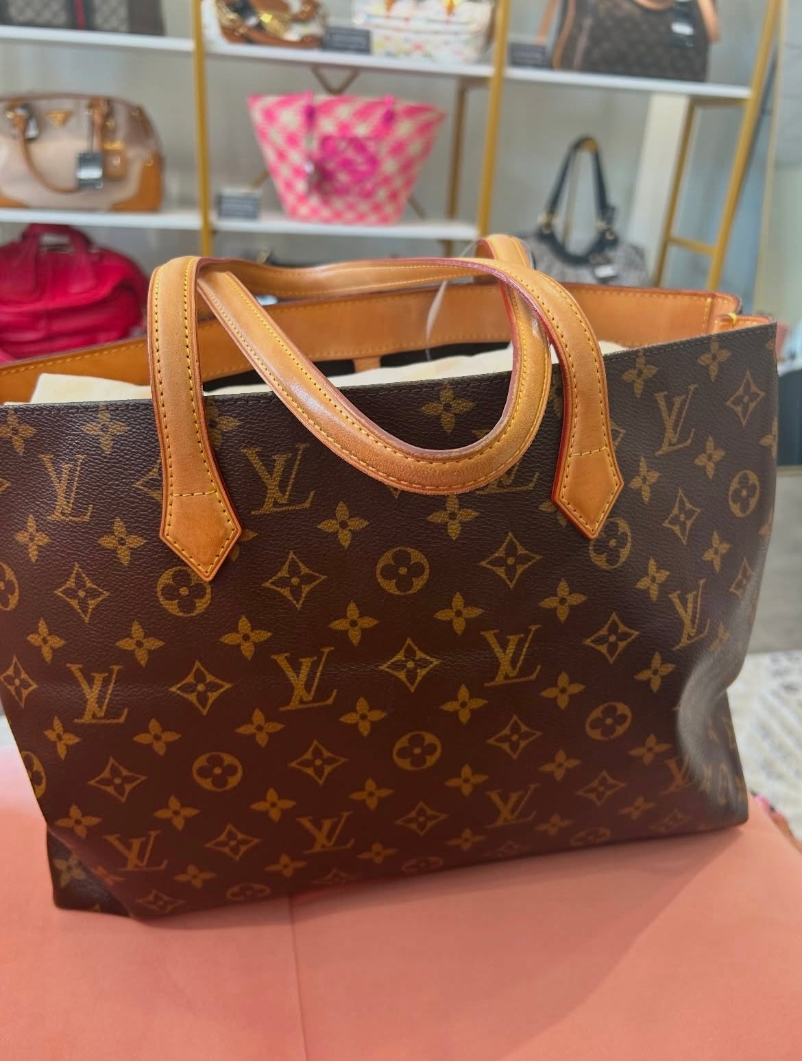 Louis Vuitton Wilshire MM – Monogram Canvas