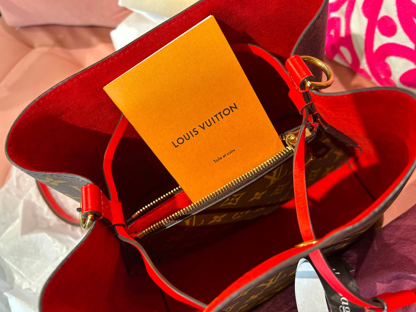 Louis Vuitton Gaia – Red