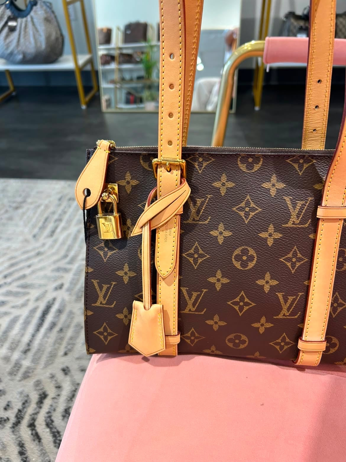 Louis Vuitton Carrousel – Monogram Canvas
