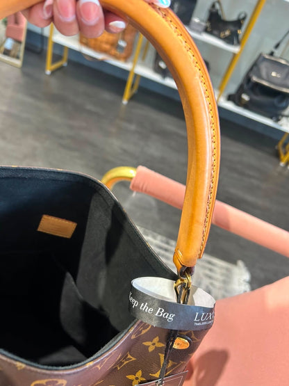 Louis Vuitton Gaia Black