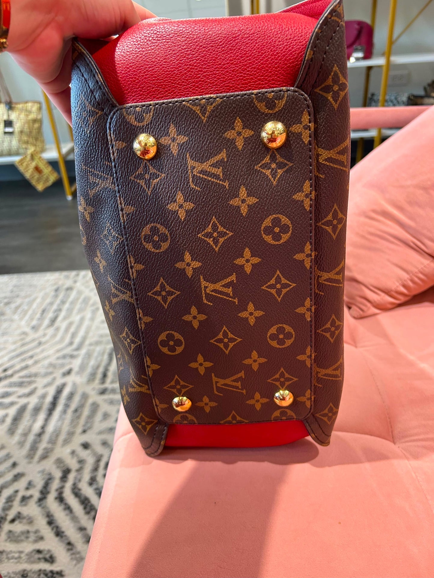 Louis Vuitton Gaia – Red