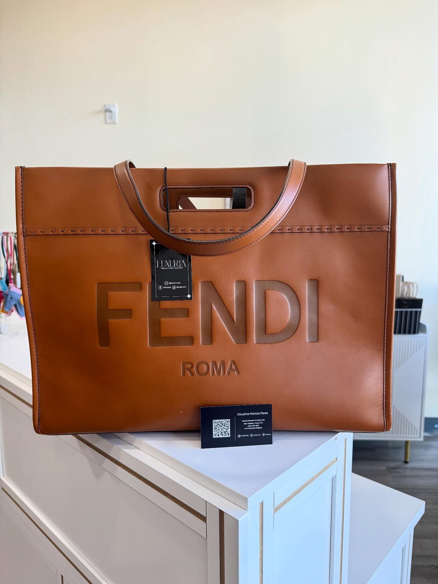 Fendi Logo Cutout Handle Shopper Tote – Large Leather