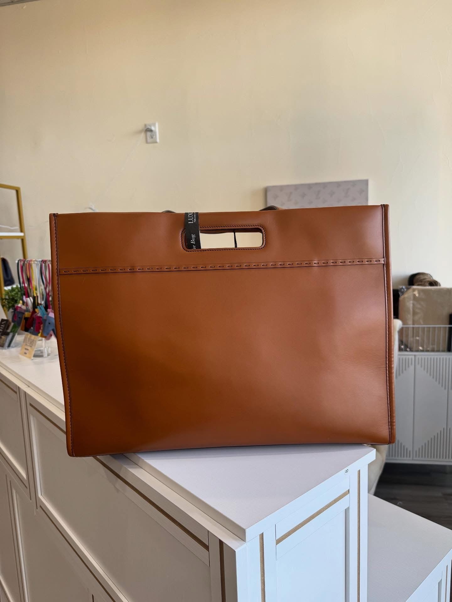 Fendi Logo Cutout Handle Shopper Tote – Large Leather