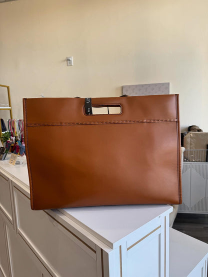 Fendi Logo Cutout Handle Shopper Tote – Large Leather