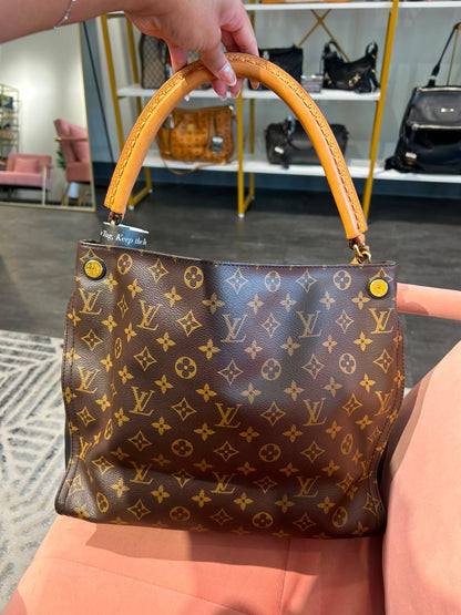 Louis Vuitton Gaia Black