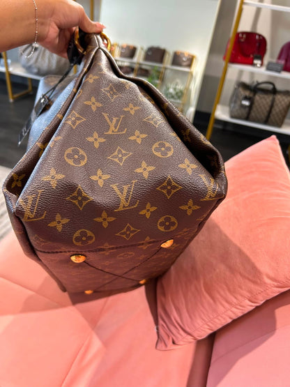 Louis Vuitton Artsy MM – Monogram Canvas