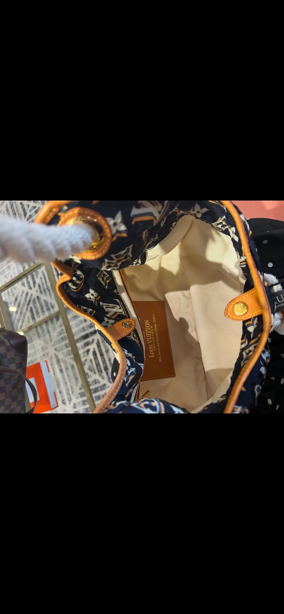 Louis Vuitton Cruise Bulles