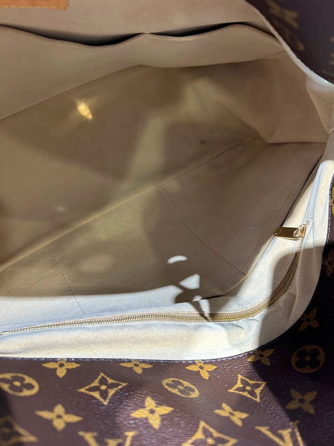 Louis Vuitton Artsy MM – Monogram Canvas