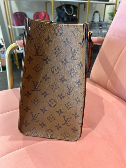 Louis Vuitton Onthego MM – Monogram Giant Reverse Canvas