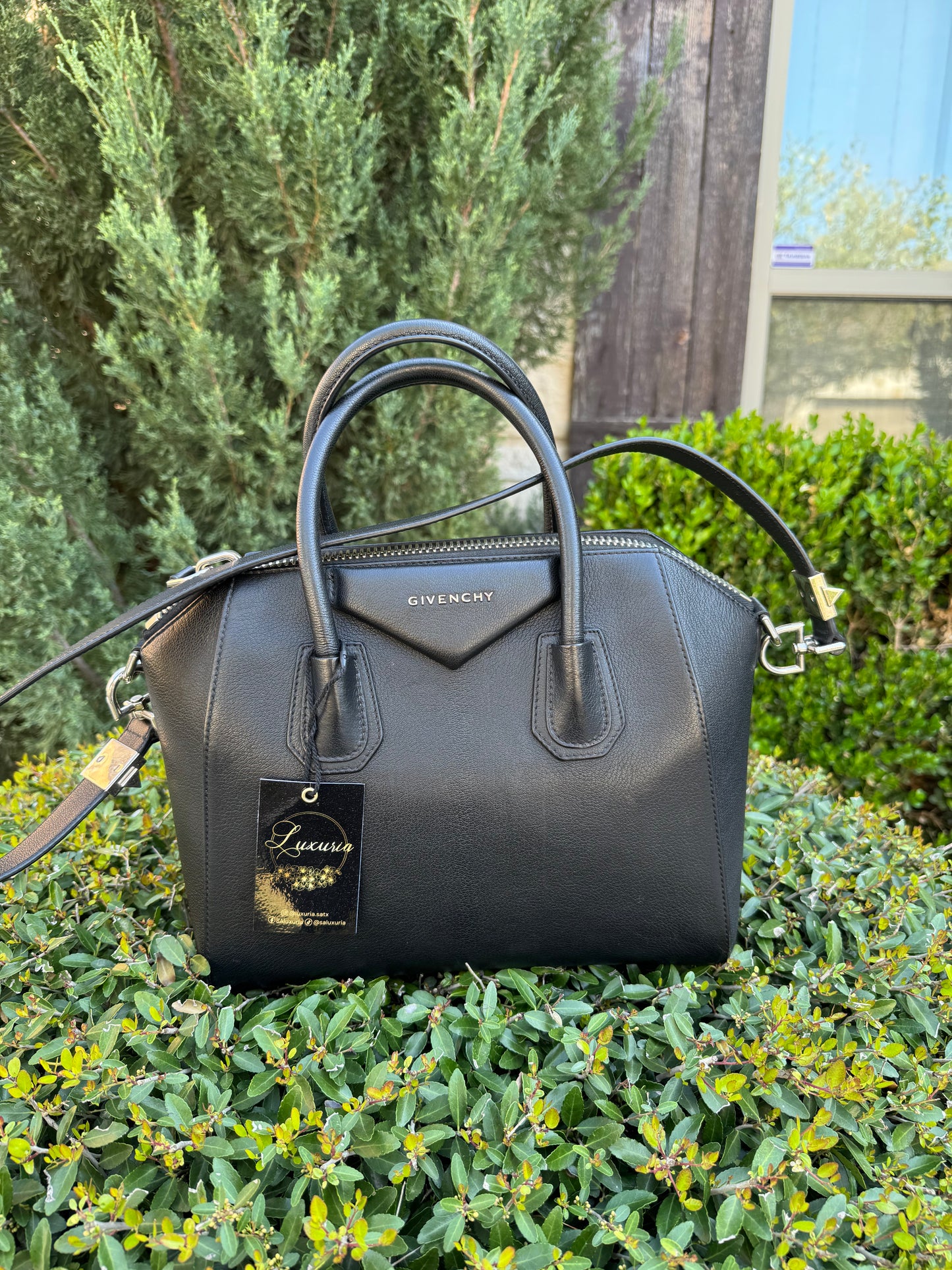 Antigona Small Top Handle Top Grained Leather