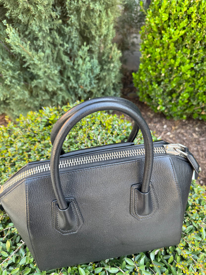 Antigona Small Top Handle Top Grained Leather