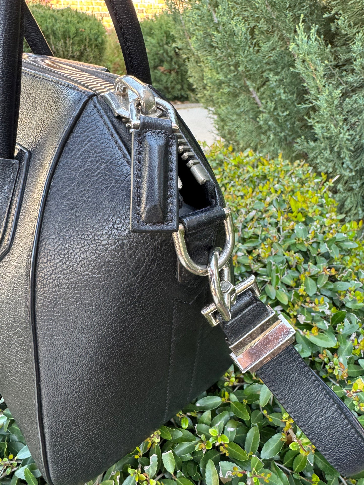 Antigona Small Top Handle Top Grained Leather