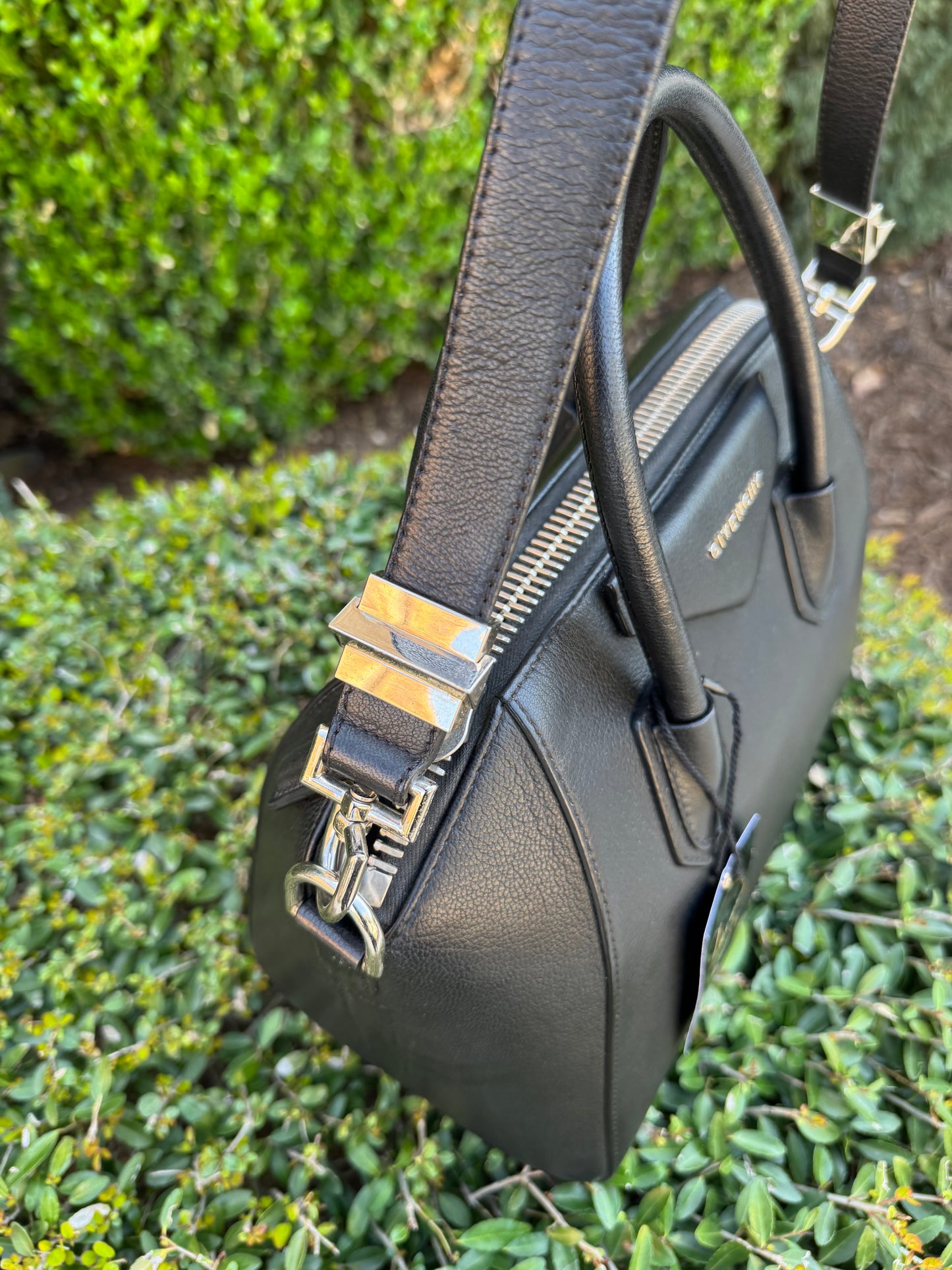 Antigona Small Top Handle Top Grained Leather