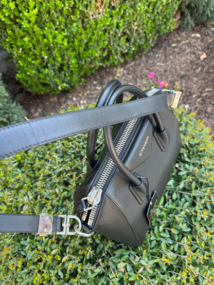 Antigona Small Top Handle Top Grained Leather