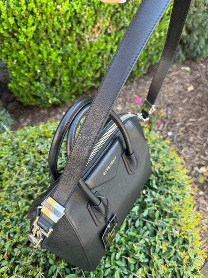 Antigona Small Top Handle Top Grained Leather