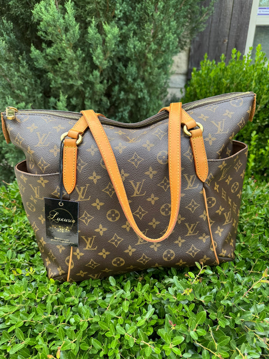 Louis Vuitton Totally MM in Monogram Canvas