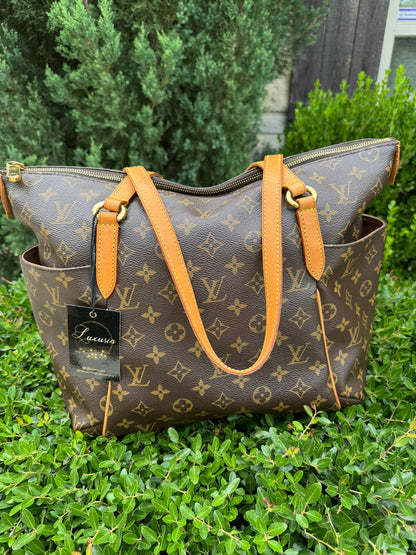 Louis Vuitton Totally MM in Monogram Canvas