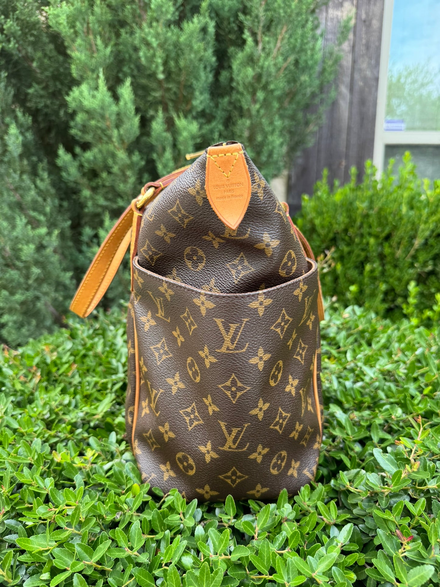 Louis Vuitton Totally MM in Monogram Canvas