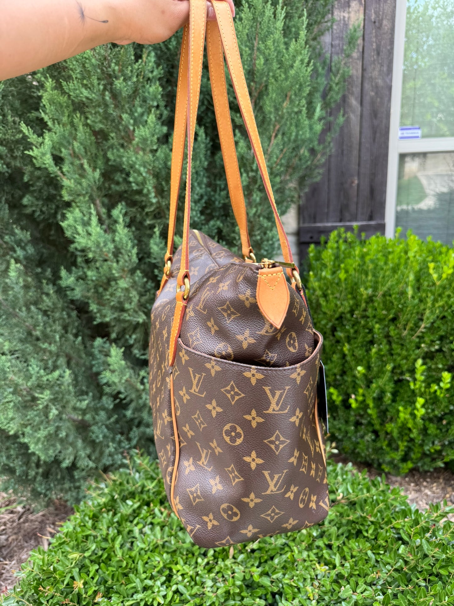 Louis Vuitton Totally MM in Monogram Canvas