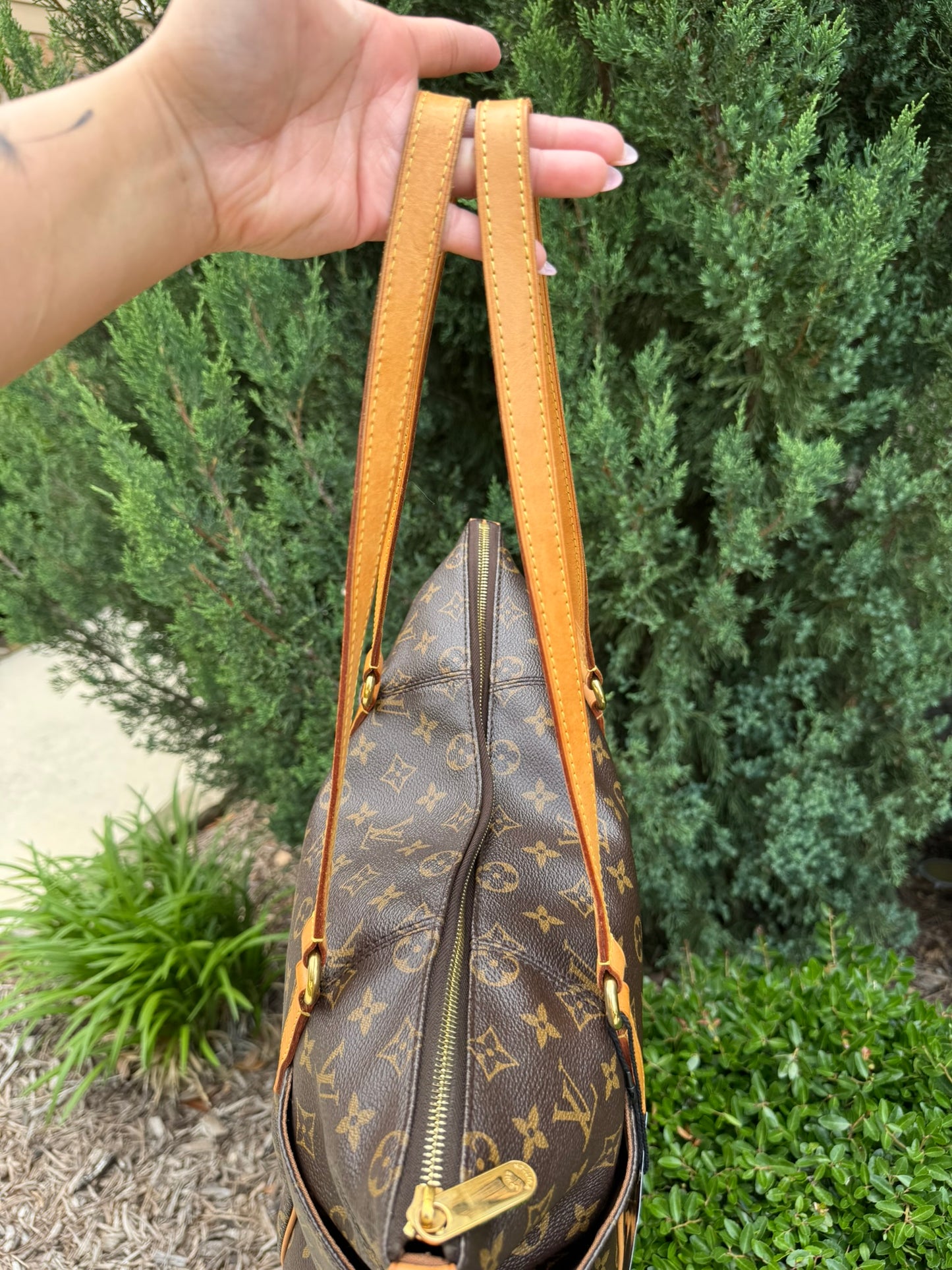 Louis Vuitton Totally MM in Monogram Canvas