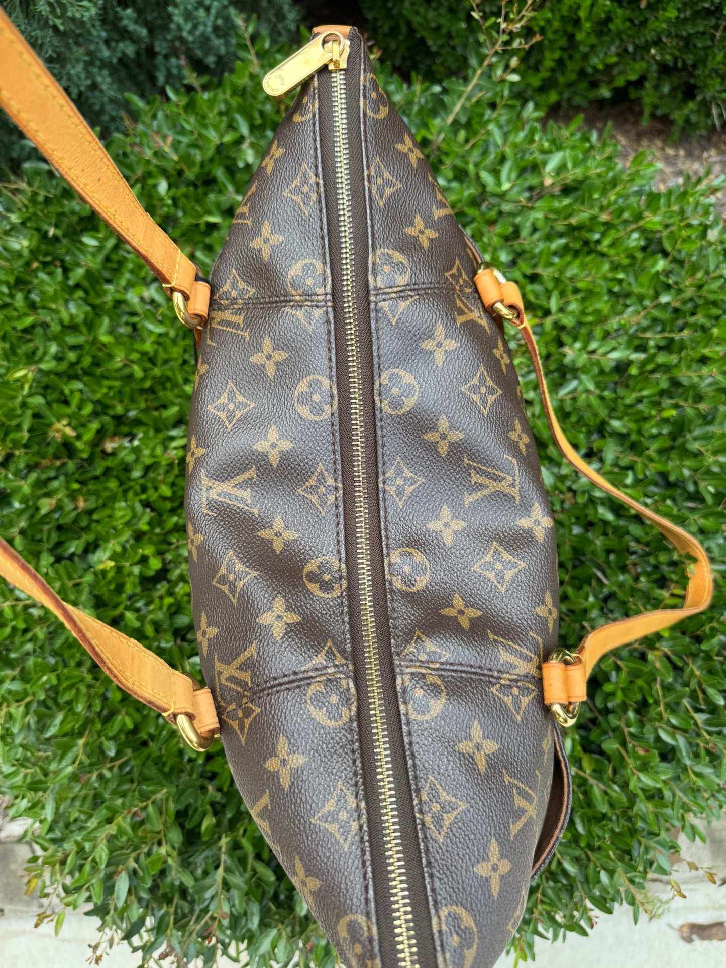 Louis Vuitton Totally MM in Monogram Canvas
