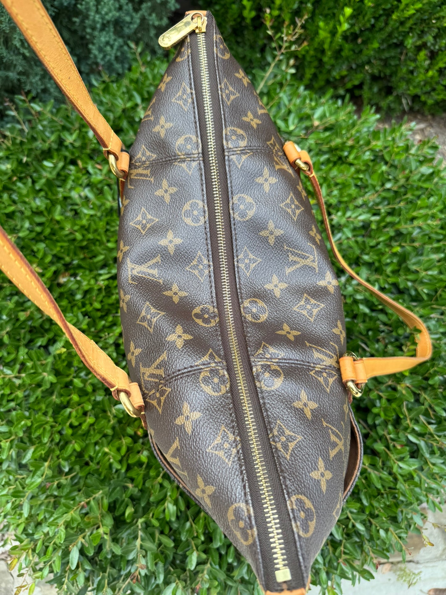 Louis Vuitton Totally MM in Monogram Canvas