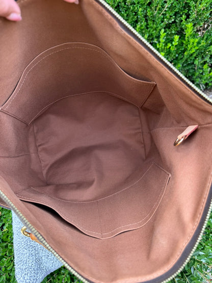 Louis Vuitton Totally MM in Monogram Canvas