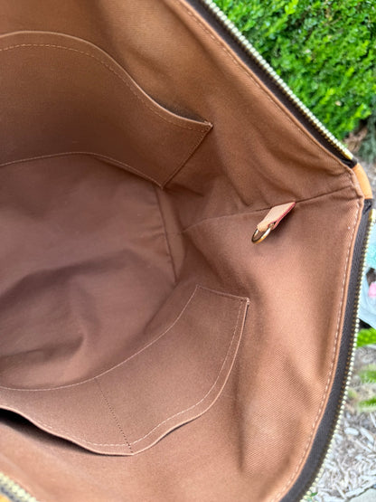 Louis Vuitton Totally MM in Monogram Canvas