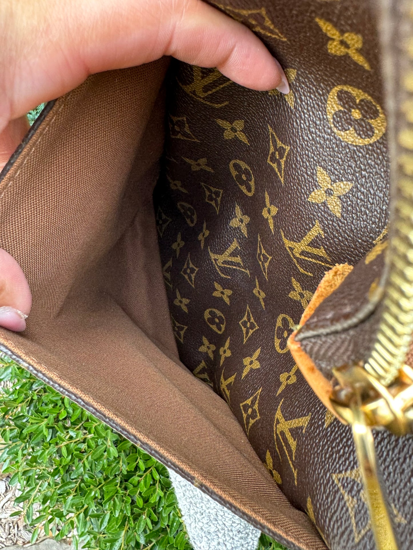 Louis Vuitton Totally MM in Monogram Canvas