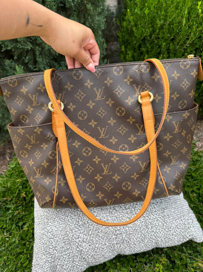 Louis Vuitton Totally MM in Monogram Canvas