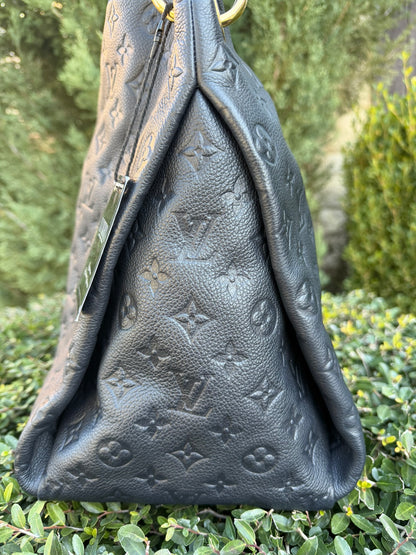 Louis Vuitton Artsy MM in Infini Empreinte Leather