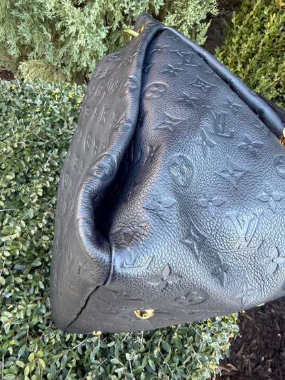 Louis Vuitton Artsy MM in Infini Empreinte Leather