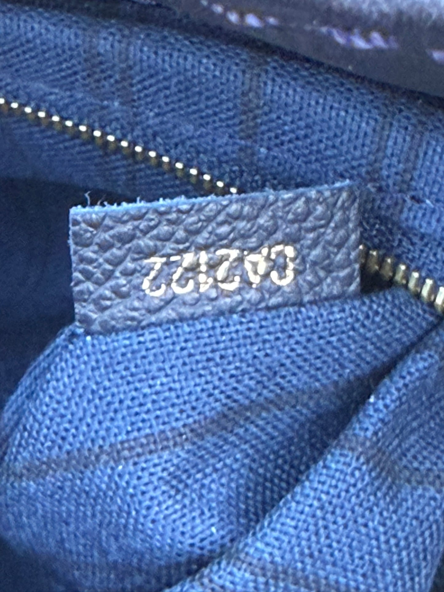 Louis Vuitton Artsy MM in Infini Empreinte Leather