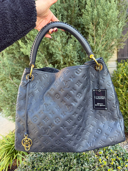 Louis Vuitton Artsy MM in Infini Empreinte Leather