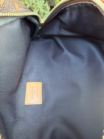 Louis Vuitton Bumbag in Monogram Canvas