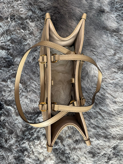 Louis Vuitton OnTheGo MM in Bicolor Monogram Empreinte Leather (Tourterelle/Cream)